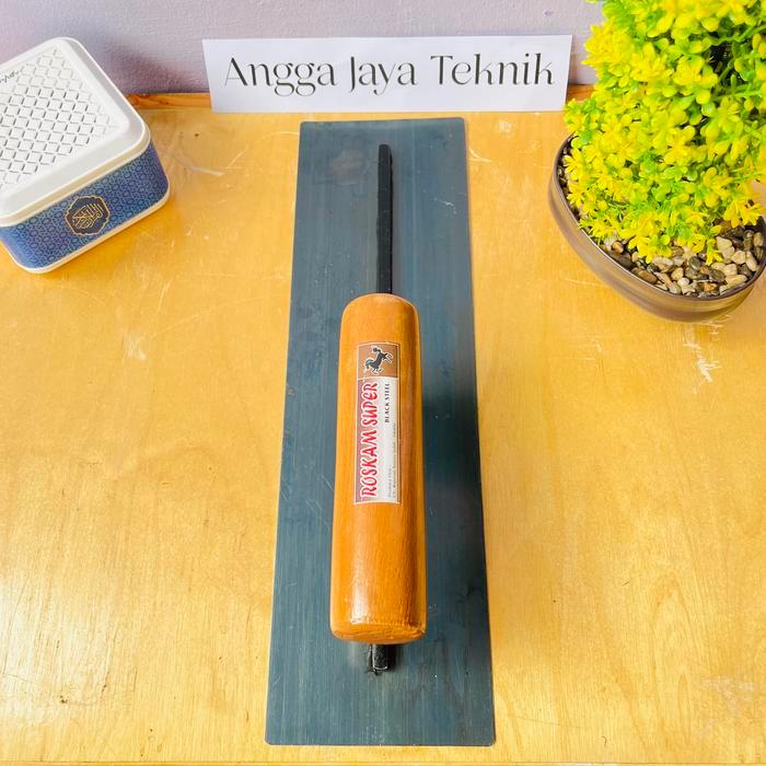 Raskam atau Roskam plat baja 35cm ( alat acian tembok )