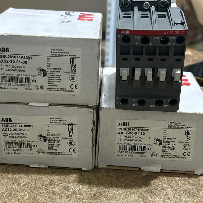 Kontaktor Abb Ax32-30-01-80 Ax32-30-01 220V 1Sbl281074R8001 Hemat