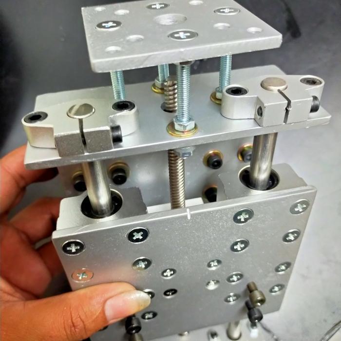 z Axis CNC 3018 custom, plus X axis block linier bearing.