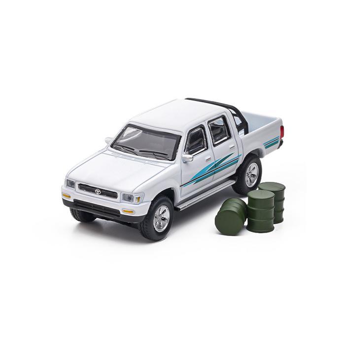 JKM 1/64 Toyota Hilux 1993 White Off Road Green Oil Barrel Diecast
