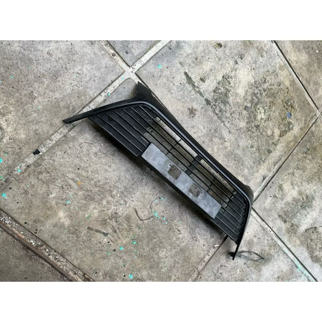 Jaring grill ram bumper Toyota avanza veloz 2019 2020 Original
