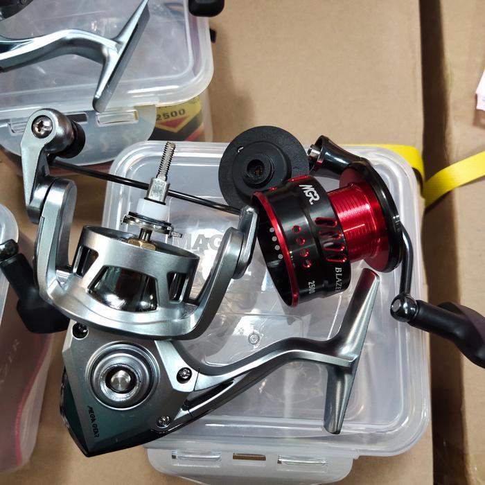 Reel Maguro Blazer 2000 2500 3000 Power Handel