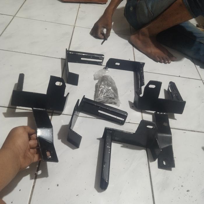 BRACKET FOOT STEP INJAKAN SAMPING MOBIL APV LAMA / APV ARENA FORSALE