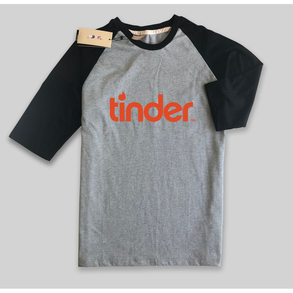 Kaos Raglan Tinder logo