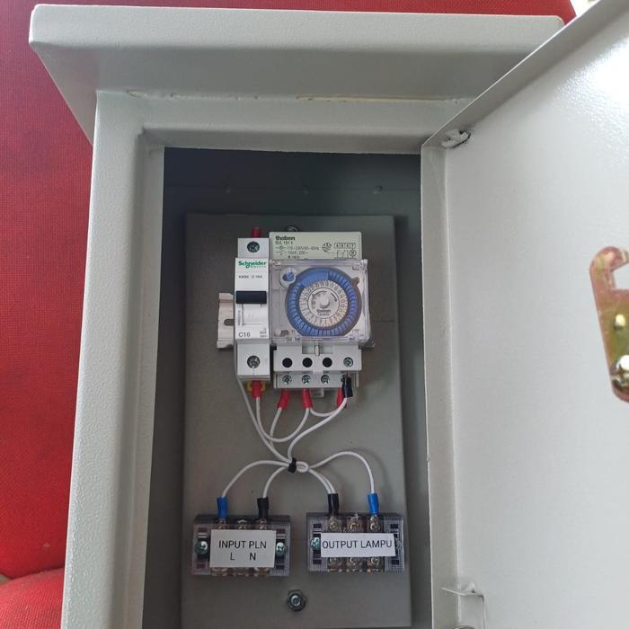 DISKON PANEL LAMPU PJU OTOMATIS TIMER THEBEN