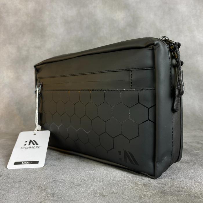 Highmore Hexa Waterproof - Tas Selempang, Handbag & Clutch Original Pria Highmore Tas Pria Hitam