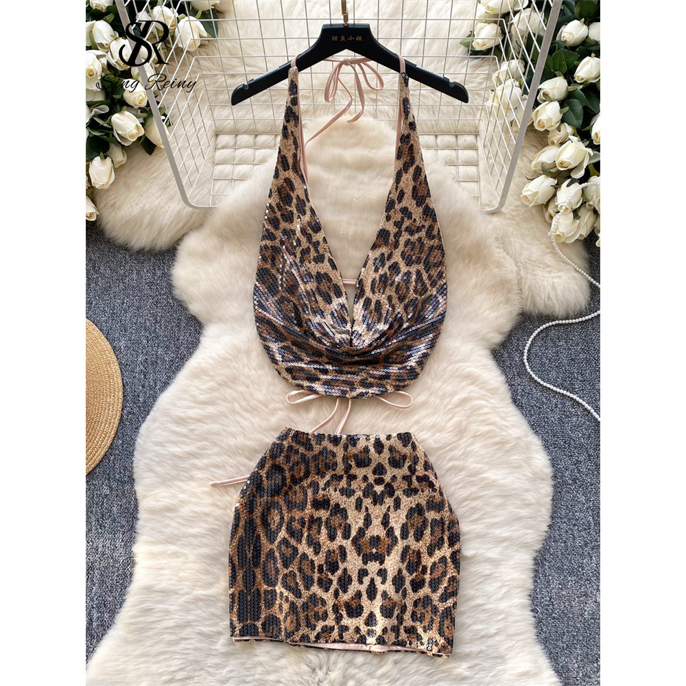 Set Atasan dan Rok Mini Two Piece Wanita Motif Macan Tutul Sequin Halter Backless untuk Pesta