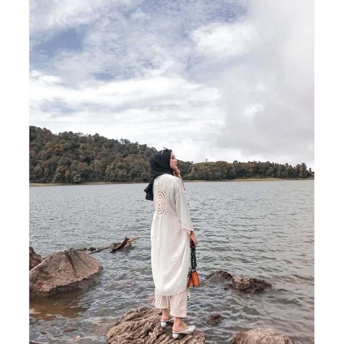 Outer Pantai Bali Kringkel Cardigan Jasmine Lace Panjang & Pendek Busana Pantai Wanita Adem Dan