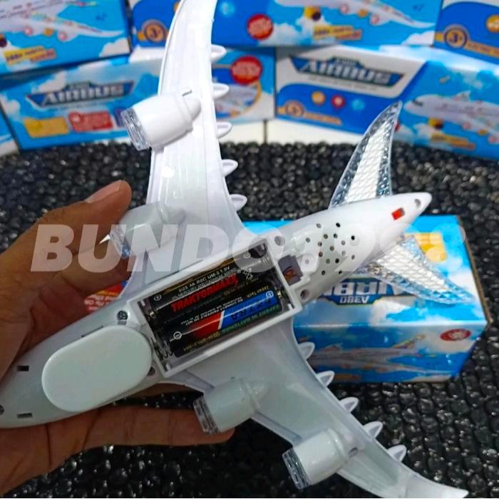 Hot Wheels - Mainan Anak Laki Laki Pesawat Airbus Mini Lampu Control Baterai Dewasa Perempuan Remote