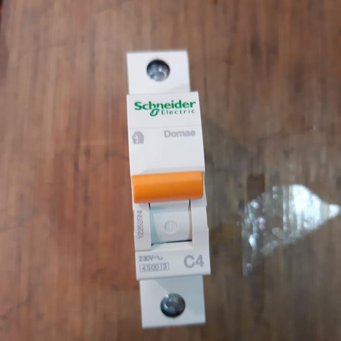 mcb 4A schneider