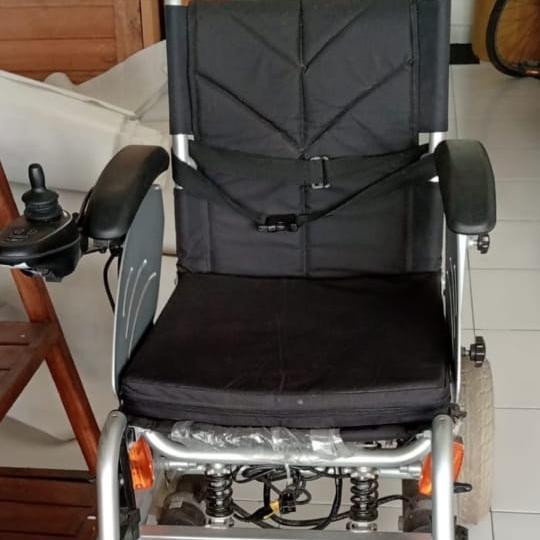 Kursi roda elektrik Gea medical