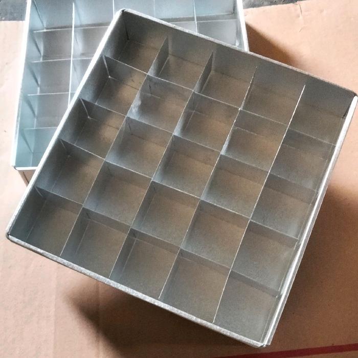 Loyang dan sekat 20x20 isi 25 / loyang sekat brownies / loyang cetakan kue brownies Kitchenware *