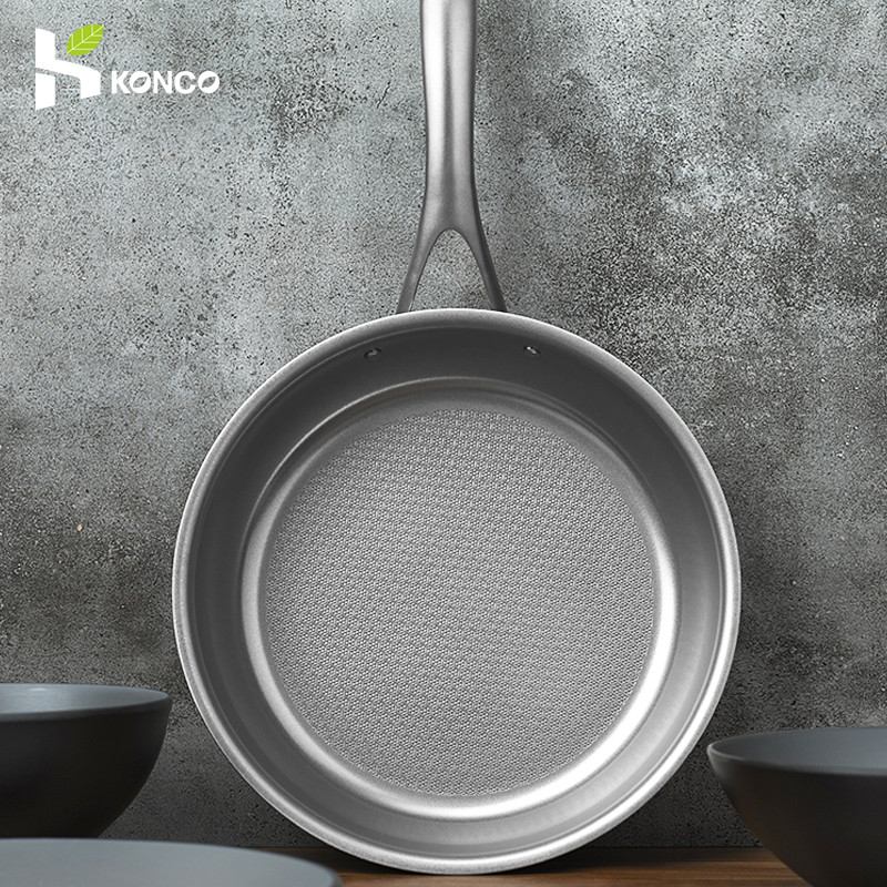 Titanium Frying Pan Honeycomb Non-stick Steak Frying Pan Omelet Pan 24/26CM Chinese Wok Suitable for