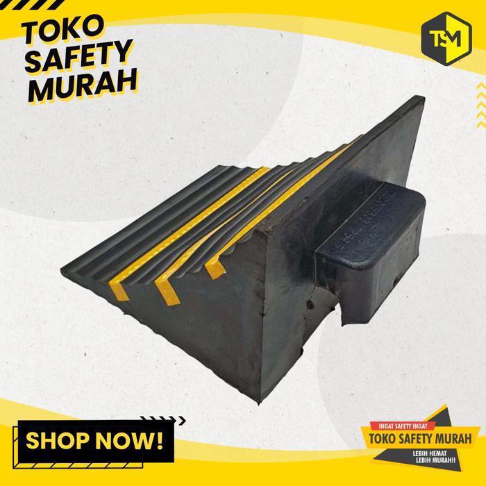 Penahan Roda Karet Wheel Chock Rubber Besar Ganjalan Ban Mobil Truck