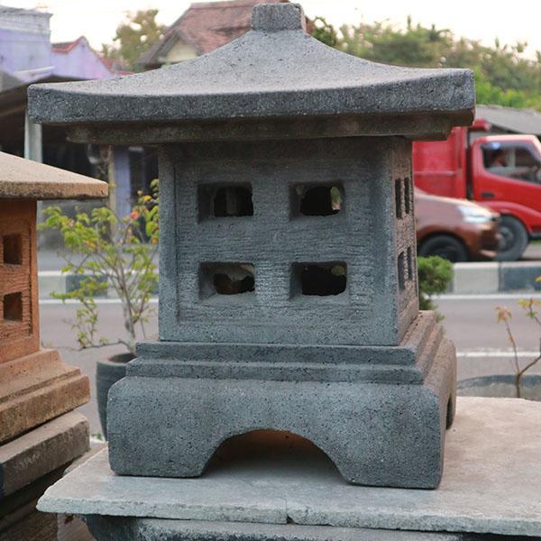 (Packing Kayu) Lampu Taman Model Jepang Batu Cetak Tbk