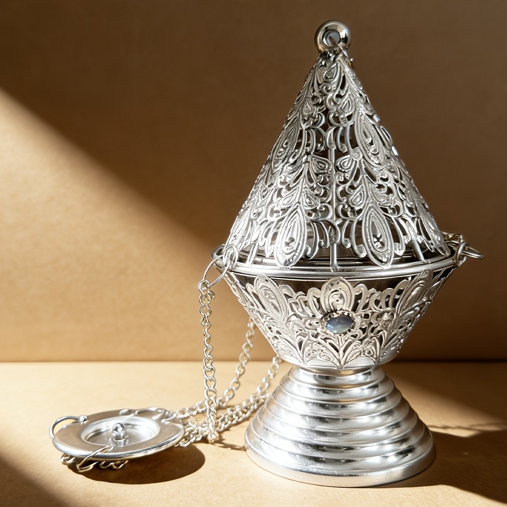 Hanging Gold And Silver Incense Burners, Gold Carved Metal Incense Burners With Hanging Chains, Home