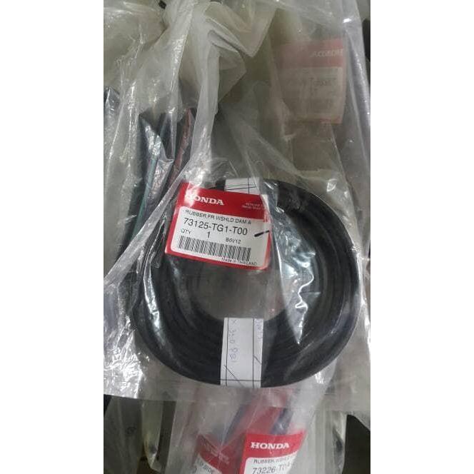 KARET MOULING LIST LIS KACA DEPAN HONDA BRIO MOBILIO 2012 2013 2014 2015 2016 2017 2018 2019 2020
