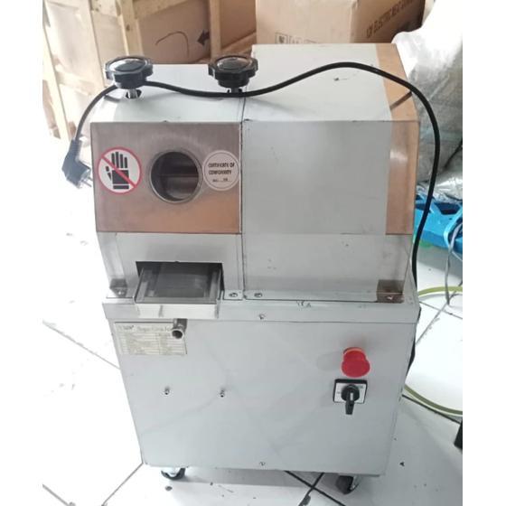GETRA Sugar Cane Presser YF-L80N / YFL80N / YF L80N Mesin Press Tebu Kapasitas Produksi 300 Kg/Jam