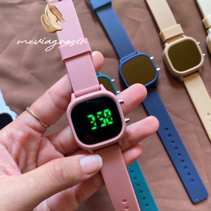 Jam Tangan Wanita LED Digital Strap Rubber Silicone Jam Tangan LED Cewek Digital TERBARU Model Oval