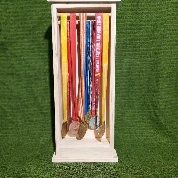Lemari Gantung Pajangan Medali Kayu Jati Belanda Uk 30 cm x 8 cm x 55 cm (Tanpa Kaca)