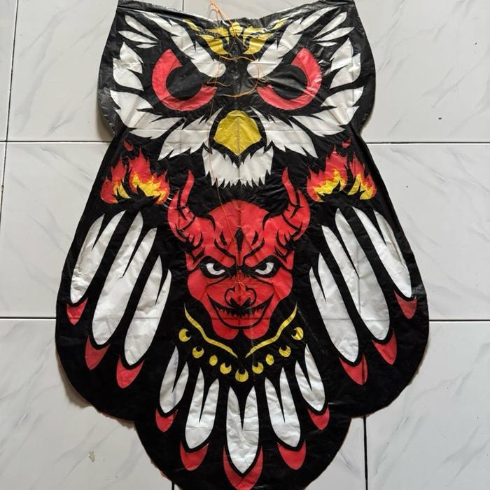 layangan Celepuk Plastik lebar 50 cm motif jin ifrid siap terbang