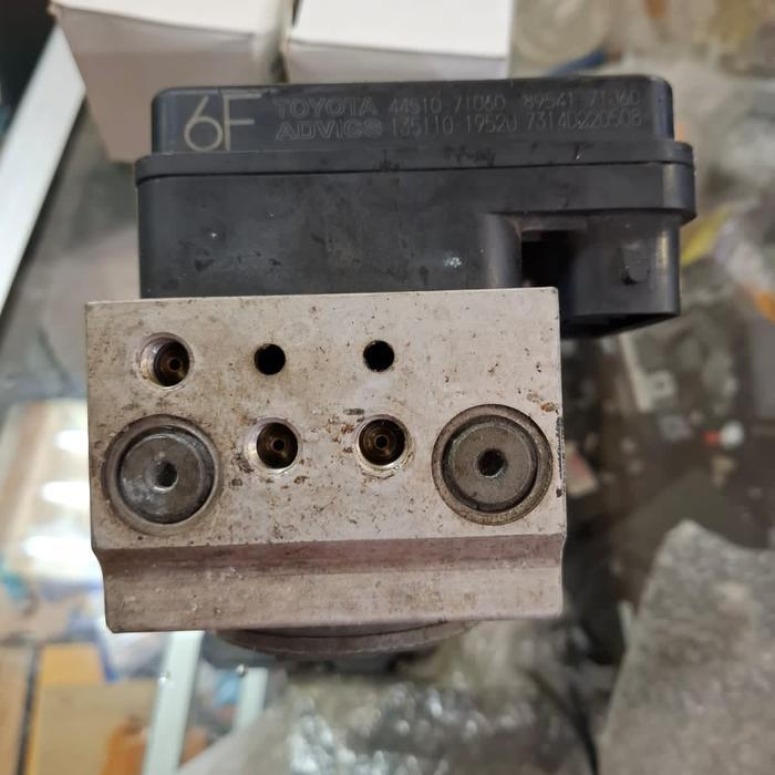 actuator abs modul abs rem Toyota Fortuner