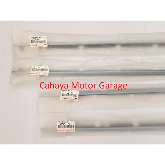Ready Karet Pelipit Luar Chrome Landcruiser VX80 Original