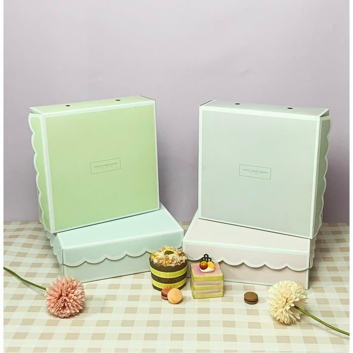 ( 12 biji ) Kotak Kue PRECIOUS ukuran 22 x 22 / Cake Box / Dus Nasi Pastel / Dos Roti motif / Box