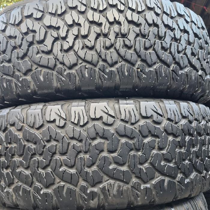 Ban Copotan Landcuser BF Goodrich All Terrain T/A KO2 275/60 R20 Ketebalan 80% Produksi Taun 2022 Ma