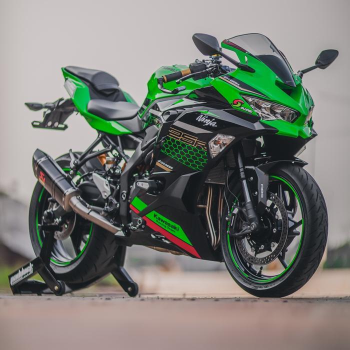 Knalpot Kawasaki ZX25R Akrapovic Fullsystem Original