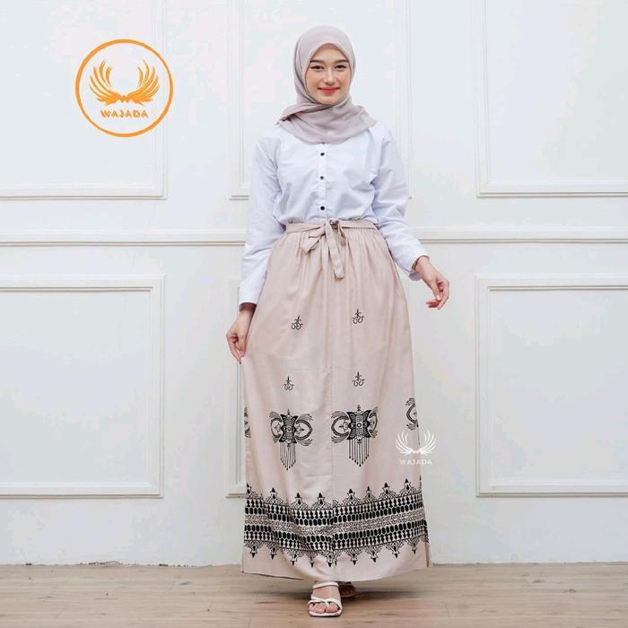 Rok Batik Goyor Santriwati Anti Ribet Bunga Hitam - Kuba Coksu, Bawahan Muslim Wanita Kekinian