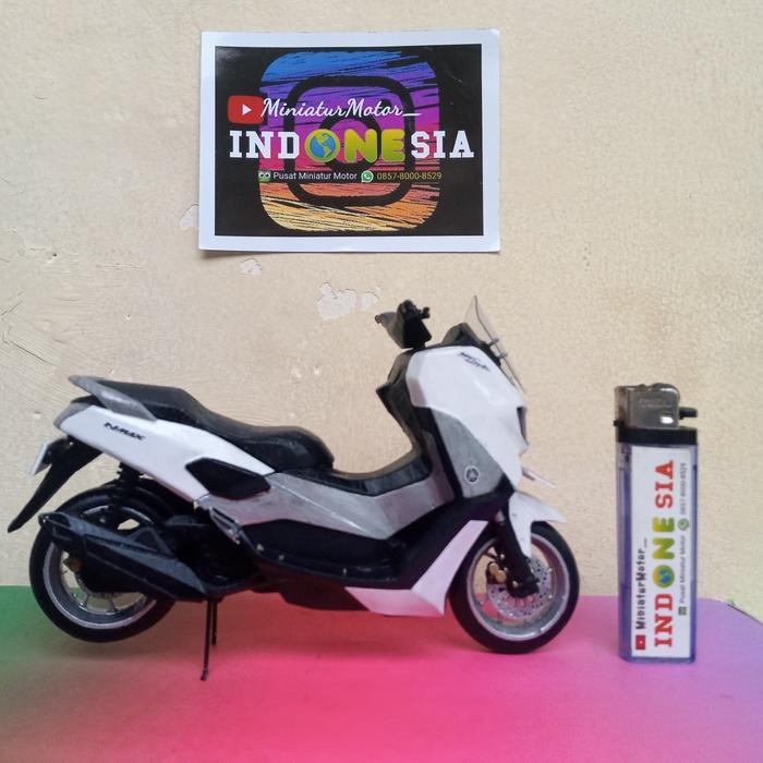 Diecast Miniatur Motor YAMAHA NMAX Putih Handmade 1:12