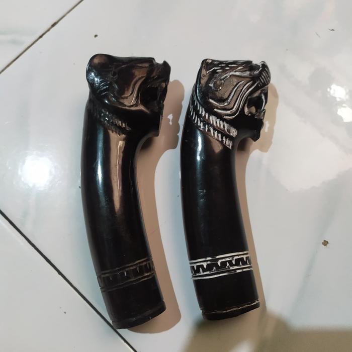 Gagang Tanduk Golok ukir singa/macan