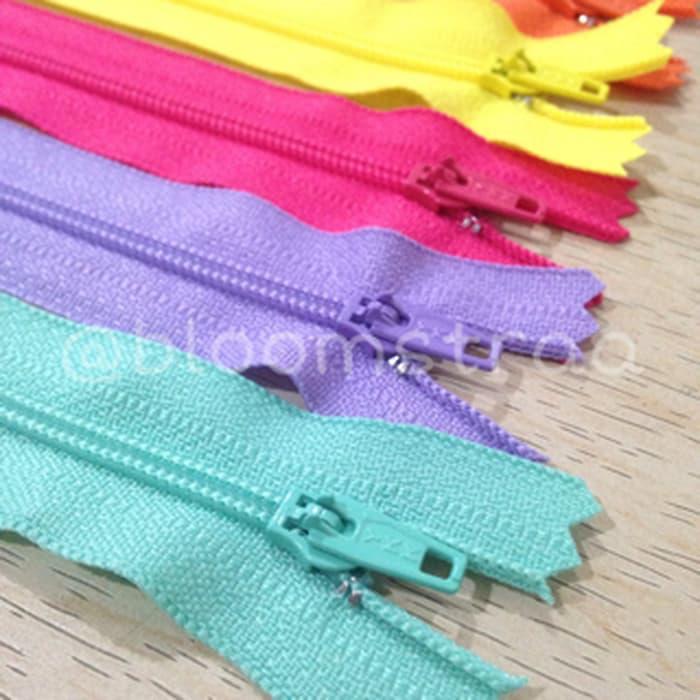 Zipper YKK no 3 16inch 40cm Lusinan resleting YKK seleting YKK 40 cm