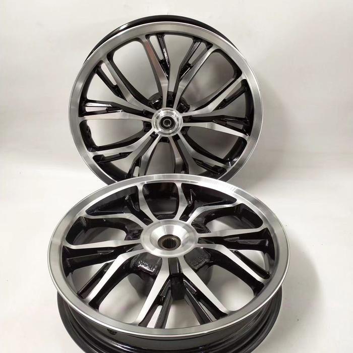 velg delkevic vario 125 dan vario 150 tapak lebar - Hitam
