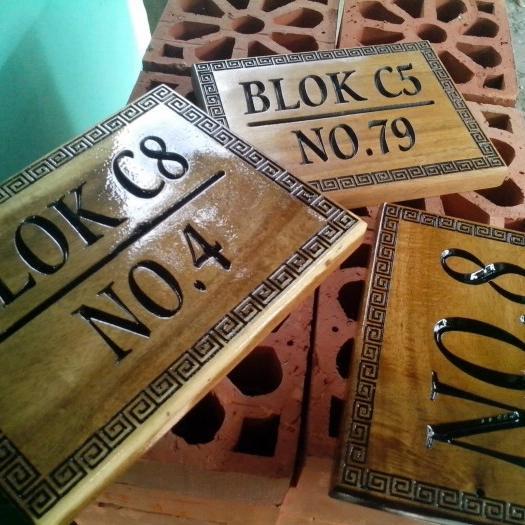Nomer/Nomor Rumah Kayu Ukir Tbk