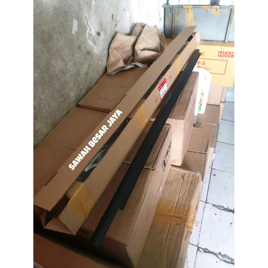 WEATHER STRIP KARET PELIPIT PLIPIT LIST LIS BAWAH JENDELA KACA PINTU LUAR DEPAN HONDA BRIO SATYA -