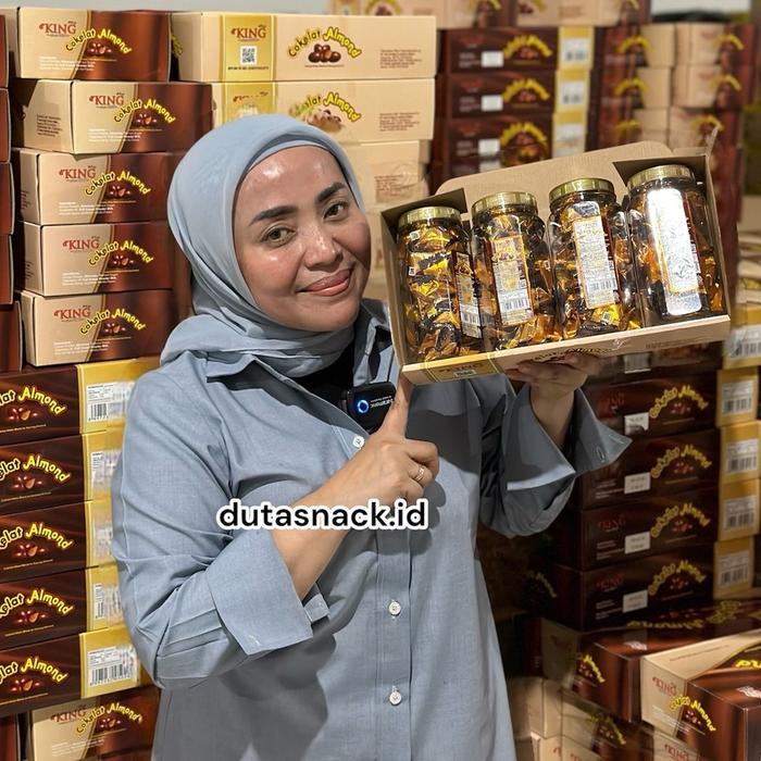 Dking coklat almond isi 4 toples ( COD ) kacang almond utuh lapis coklat