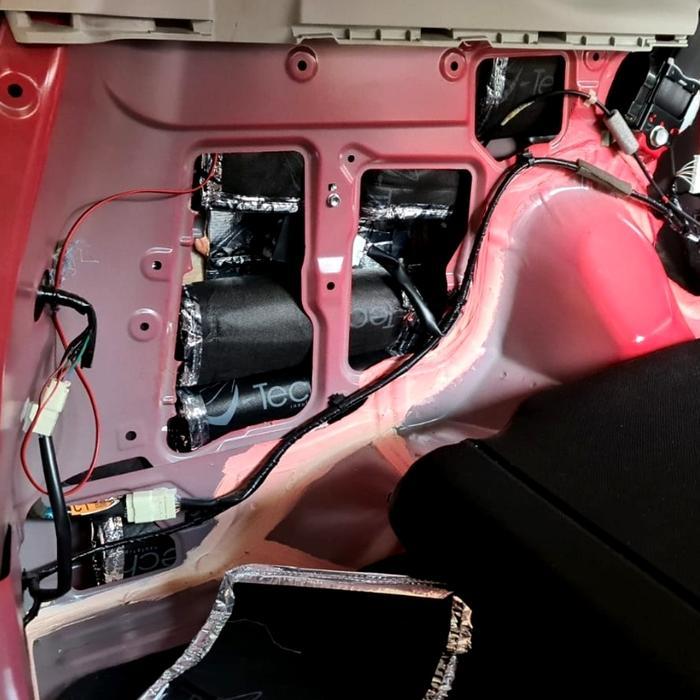 V-Tech Peredam Suara Spakboard Belakang Mobil