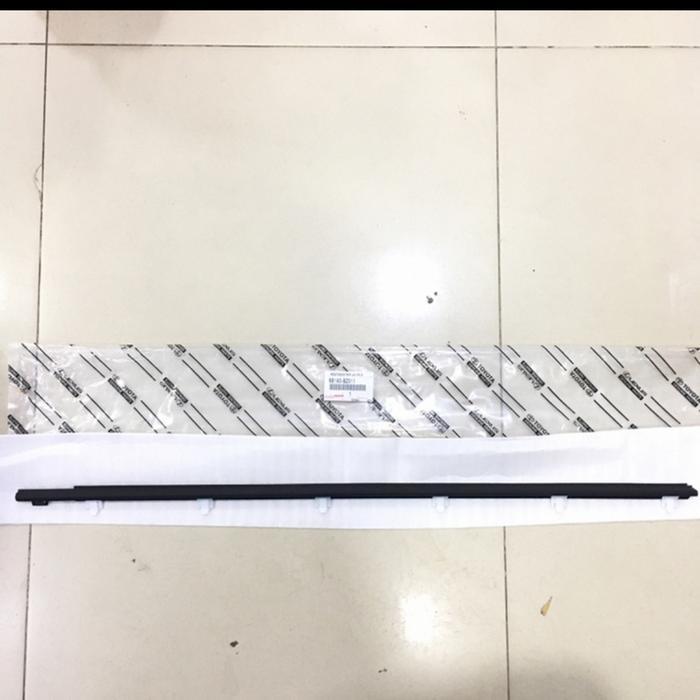 PELIPIT PINTU KARET KACA LUAR AVANZA XENIA 2004 2005 2007 2009 2011 TOPPS