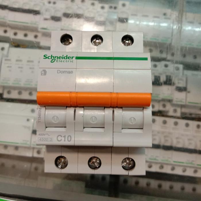 Mcb Schneider Domae 3P 10A