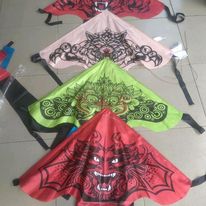 Layangan delta 2 warna/layangan hias 2 warna