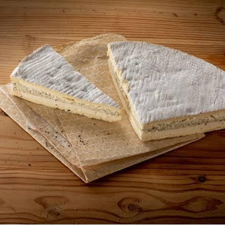 Brie de meaux truffle cheese raw milk France