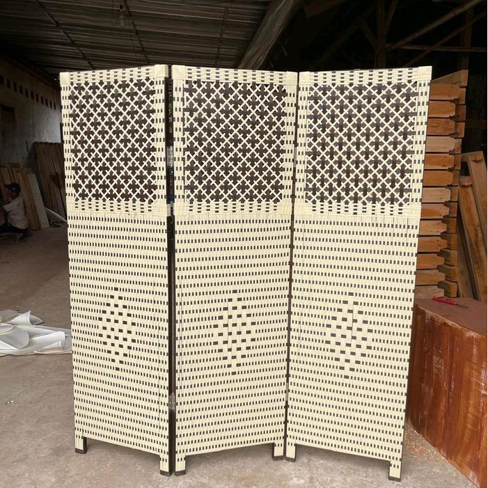 Ready Stock Sketsel, Penyekat Ruangan Rottan Sintesis Tbk