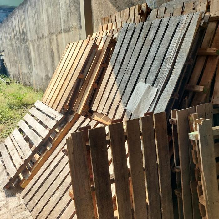TERLARIS Palet Kayu Bekas BISA GOSEND