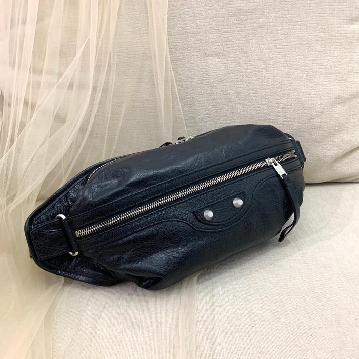Balenciaga leather bumbag black