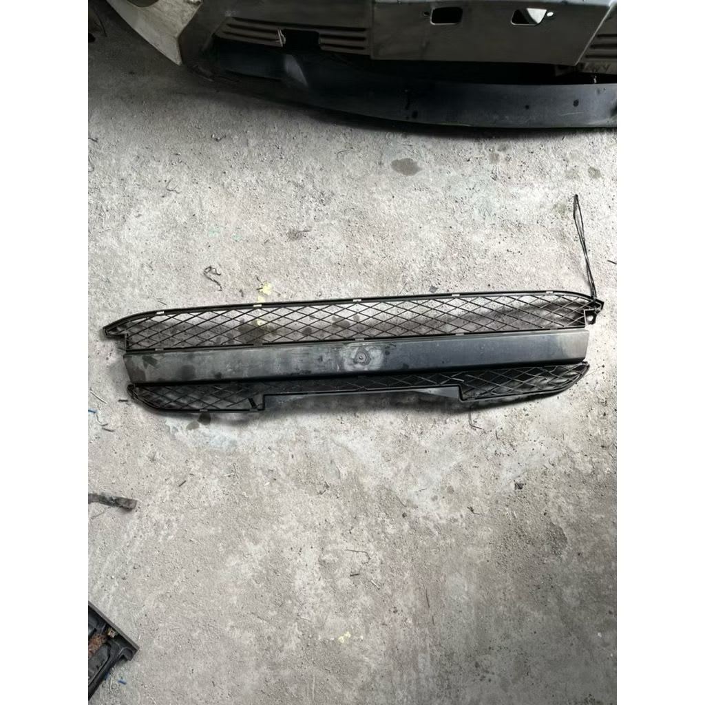 RAM Jaring bumper bemper ford escape 2008 2009 Original