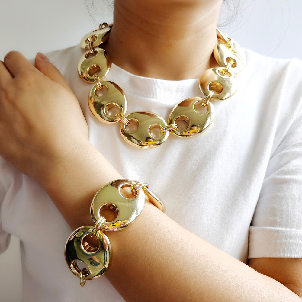 Kalung Pria Wanita Tebal Model Punk Emas Metalik Bentuk Oval Pendek Handmade Berkualitas Tinggi