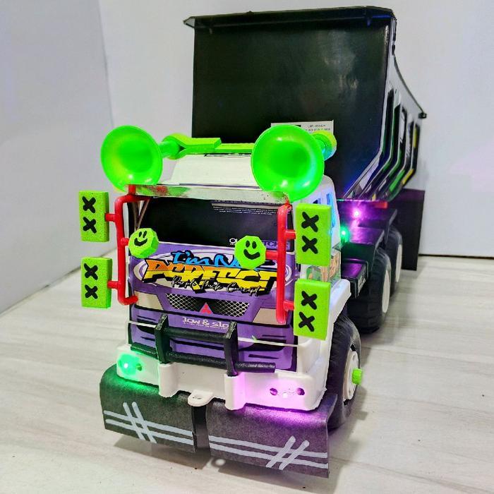 Mobilan Modifikasi truk pasir /Mainan anak truck oleng lampu Permainan Anak Plastik Control
