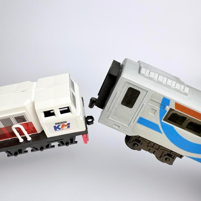 Mainan Kereta Api Indonesia Lokomotif CC 201